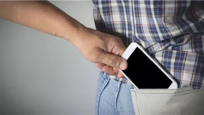 ضبط متهمين بسرقة متعلقات المواطنين بالطرق في الزيتون والأميرية