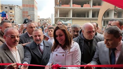 وسط إقبال كبير.. افتتاح معرض أهلا رمضان للسلع الغذائية بكفر الدوار | صور