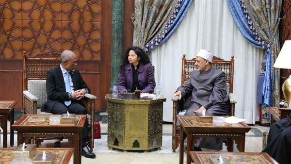 شيخ الأزهر يستقبل