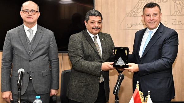 جامعة عين شمس 