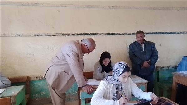 جانب من لجان الامتحانات