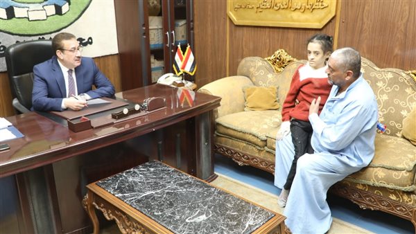 جانب من لقاء محافظ