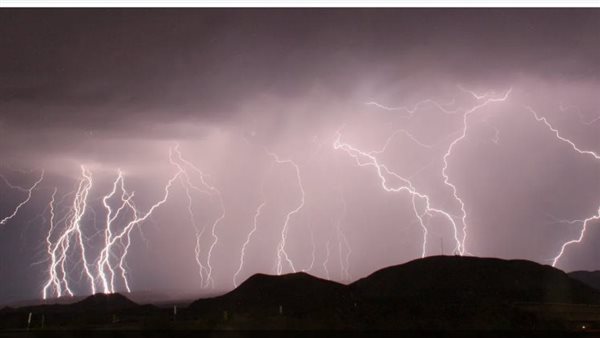 عواصف رعدية في الولايات