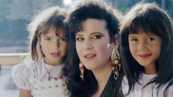 دنيا سمير غانم ودلال