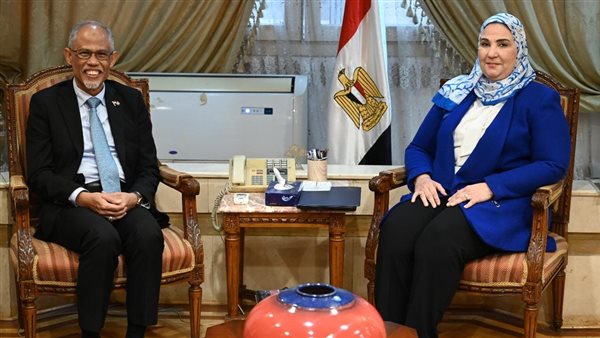 القباج ونظيرها السنغفوري