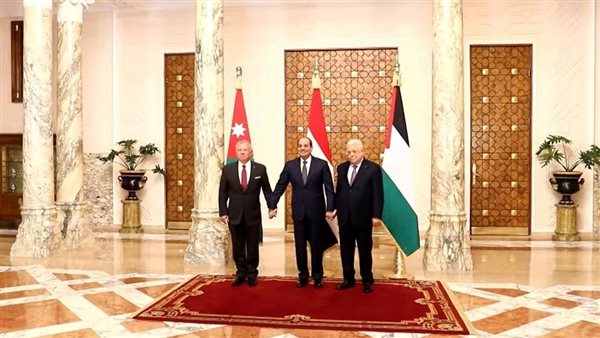  القمة الثلاثية