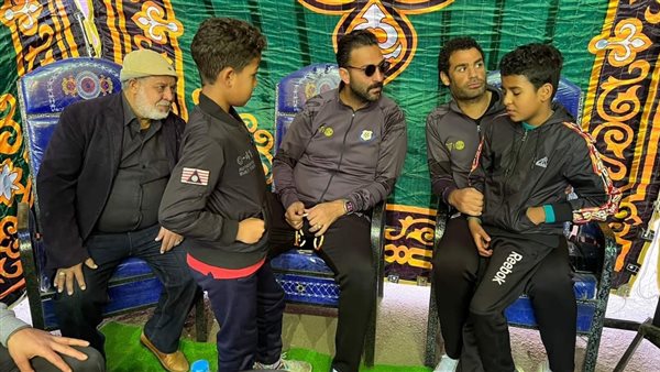 ميدو يحضر عزاء مشجع