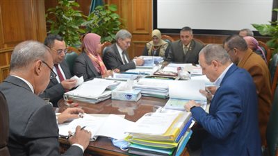 محافظ القليوبية يترأس اجتماع لجنة اختيار القيادات لشغل عدد من الوظائف القيادية