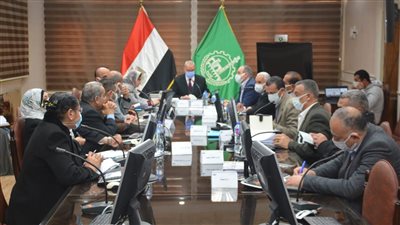 محافظ القليوبية يناقش إنشاء محطة وسيطة لجمع المخلفات الصلبة غير الخطرة لـ القناطر وقليوب 