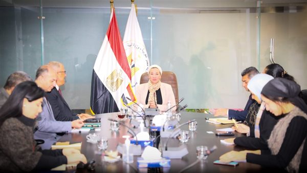 وزيرة البيئة مع اتحاد