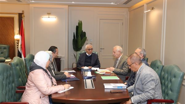 اجتماع وزير التعليم