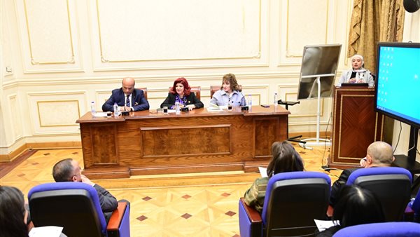 لجنة السياحة بمجلس