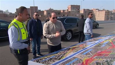 السيسي عن إنشاء المحاور والكباري: مينفعش نسيب الناس في الطرق بالـ5 ساعات
