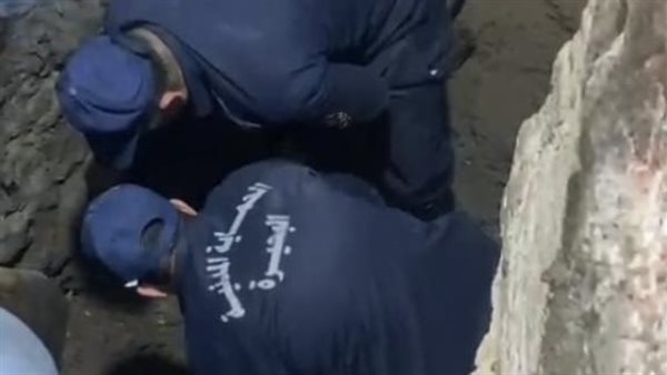 سقوط رمال على شاب