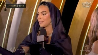 بالحجاب.. جورجينا تلفت الأنظار في حفل توزيع جوائز joy awards |فيديو