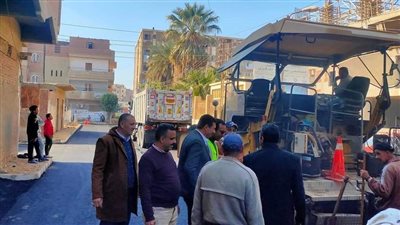 بدء رصف وإعادة تأهيل شوارع رئيسية بحي شمال مدينة مطاي في المنيا