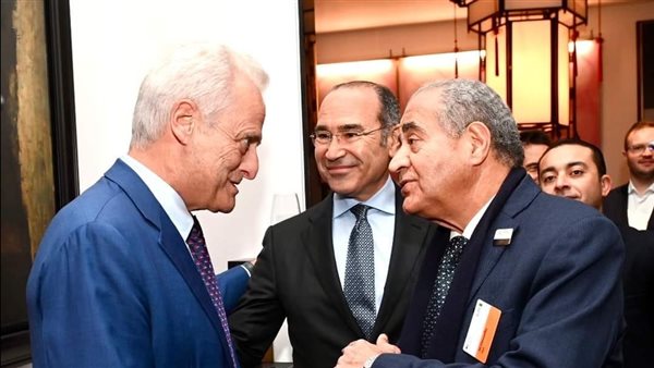 وزير التموين والتجارة