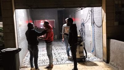 استجابة لشكاوى المواطنين.. غلق وتشميع مغسلة سيارات بالمعادي