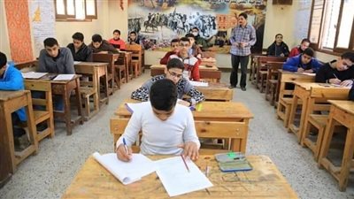 اليوم.. طلاب الشهادة الإعدادية بسوهاج يؤدون امتحان اللغة الإنجليزية داخل 467 لجنة