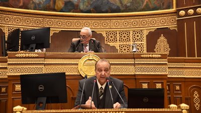 الشيوخ يستعرض سياسة الحكومة بشأن كيفية استعادة المدرسة المصرية ريادتها التعليمية