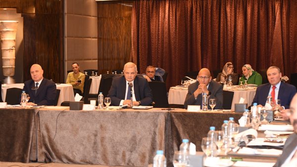  رئيس الشركة القابضة