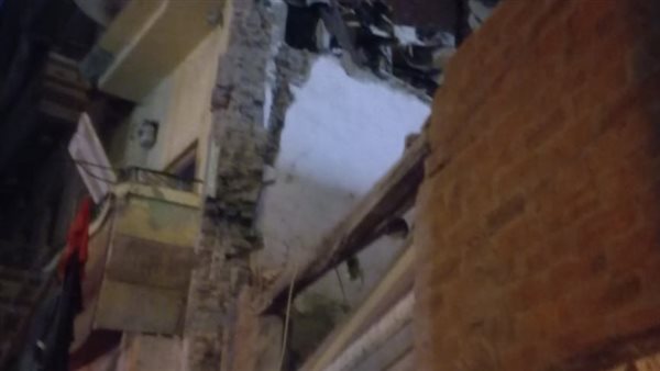 انهيار جزئي في منزل