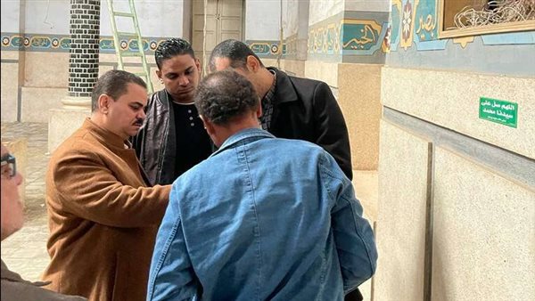 لجنة من الآثار تعاين