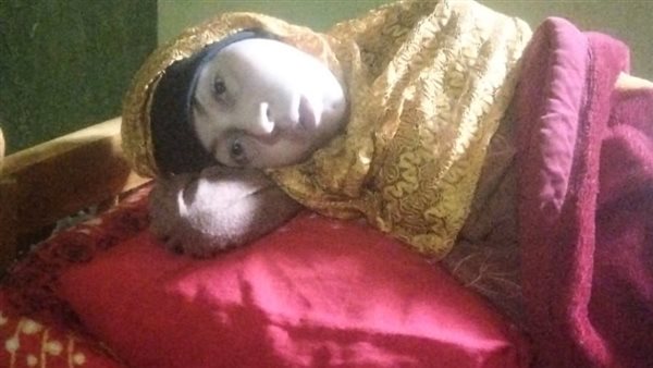 الفتاة المريضة