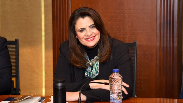 وزيرة الهجرة سها