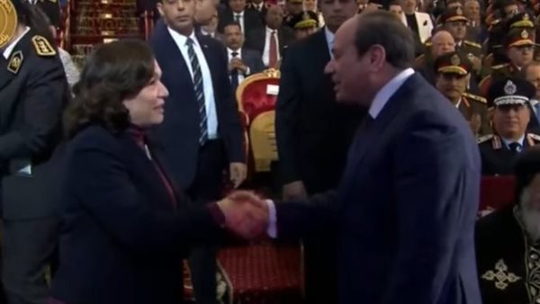 منى ذو الفقار والرئيس