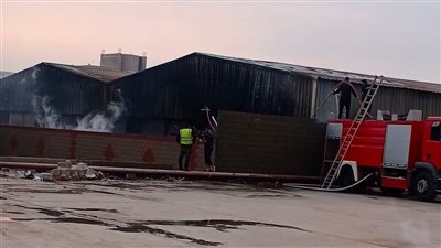 السيطرة على حريق مصنع ولاعات في مدينة السادات 