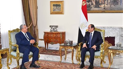 رئيس النواب يهنئ السيسي بذكرى 25 يناير وعيد الشرطة