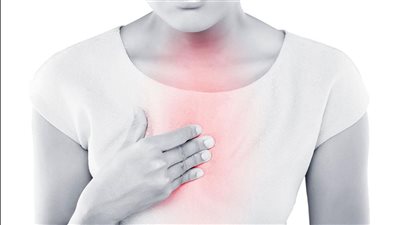 تراكم السوائل حول الرئتين أبرزها.. تعرف على مضاعفات الالتهاب الرئوي