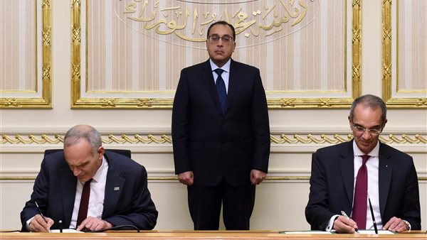 رئيس الوزراء يشهد