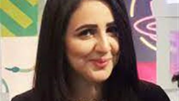  الإعلامية رضوى العوضي