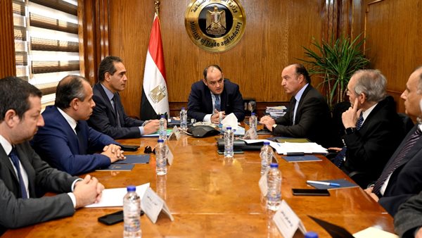 وزير التجارة والصناعة