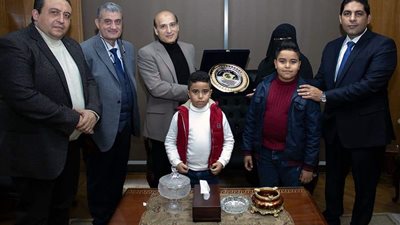 رئيس بتروتريد يكرم أسرة شهيد مسجد الروضة و3 من العاملين بالشركة