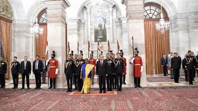 الاستفادة من البنية التحتية الحديثة في مصر.. تفاصيل لقاء الرئيس السيسي برئيسة الجمهورية الهندية