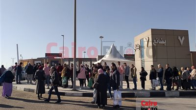 معرض القاهرة الدولي للكتاب يواصل استقبال الجمهور في يومه الرابع