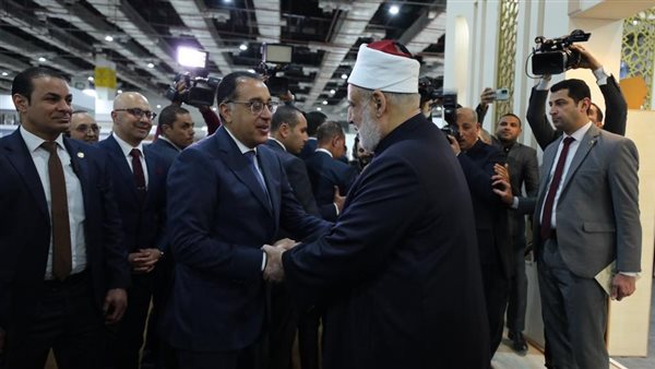 مدبولي يزور جناح