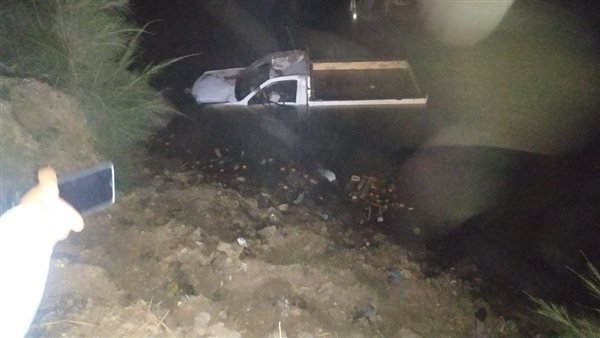 السيارة في مياه الترعة