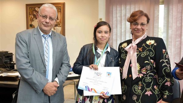 رئيس الفنون التشكيلية