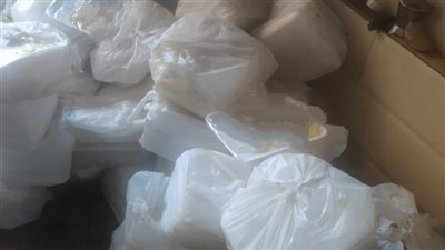ضبط 5 أطنان مواد غذائية غير صالحة للاستهلاك الآدمي بالغربية