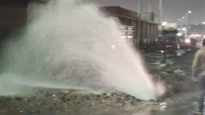 انفجار خط مياه يغرق شوارع العجمي بالإسكندرية