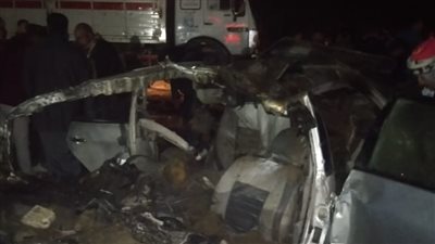 إصابة 8 أشخاص في حادث تصادم سيارتين نقل بالطريق الصحراوي بالبحيرة