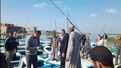 توزيع 48 مركبا على الصيادين بقرية الشخلوبة في كفر الشيخ ضمن مبادرة بر أمان | صور