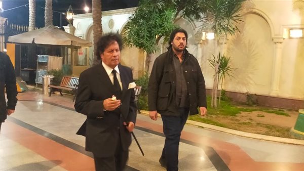 أحمد قذاف الدم يؤدي