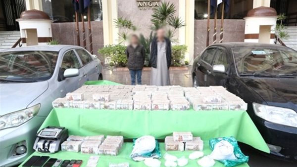 المتهمين بحوزة المضبوطات