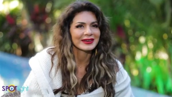 الفنانة نجلاء بدر