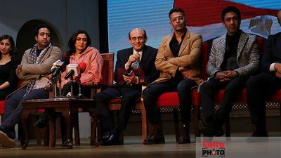 محمد صبحي: المعدل الطبيعي لتحويل الرواية لمسرحية 8 شهور.. وأنا قاسٍ في البروفات